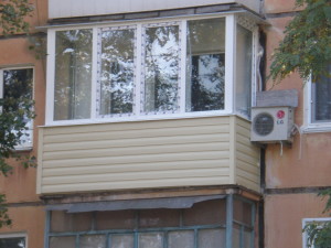 Наружная обшивка балкона сайдингом для теплоизоляции