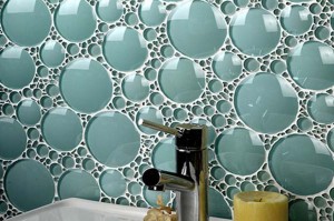 Необычный дизайн голубой керамической плитки