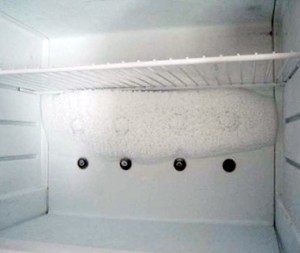 Оледенение стенки как возможная поломка холодильника