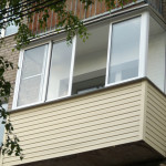 Внешняя отделка с помощью сайдинга балкона