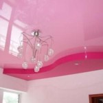 Глянцевый розовый натяжной потолок