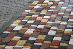 Приятная разноцветаная тротуарная плитка