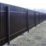 Забор из профнастила с двухсторонним полимерным покрытием