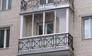 Балкон с остеклением