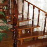 Долговечная деревянная лестница