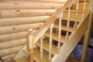 Использование деревянной лестницы